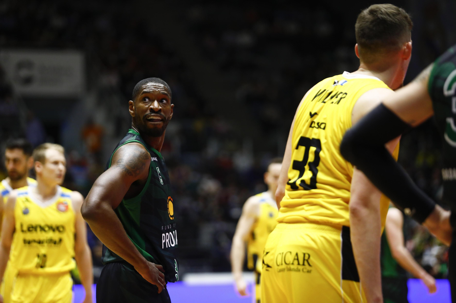 El triunfo de Tenerife sobre Joventut, en imágenes