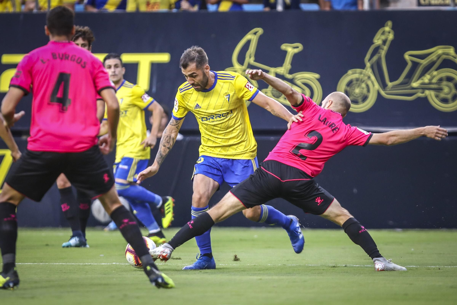 El Cádiz CF-Alcorcón, en imágenes