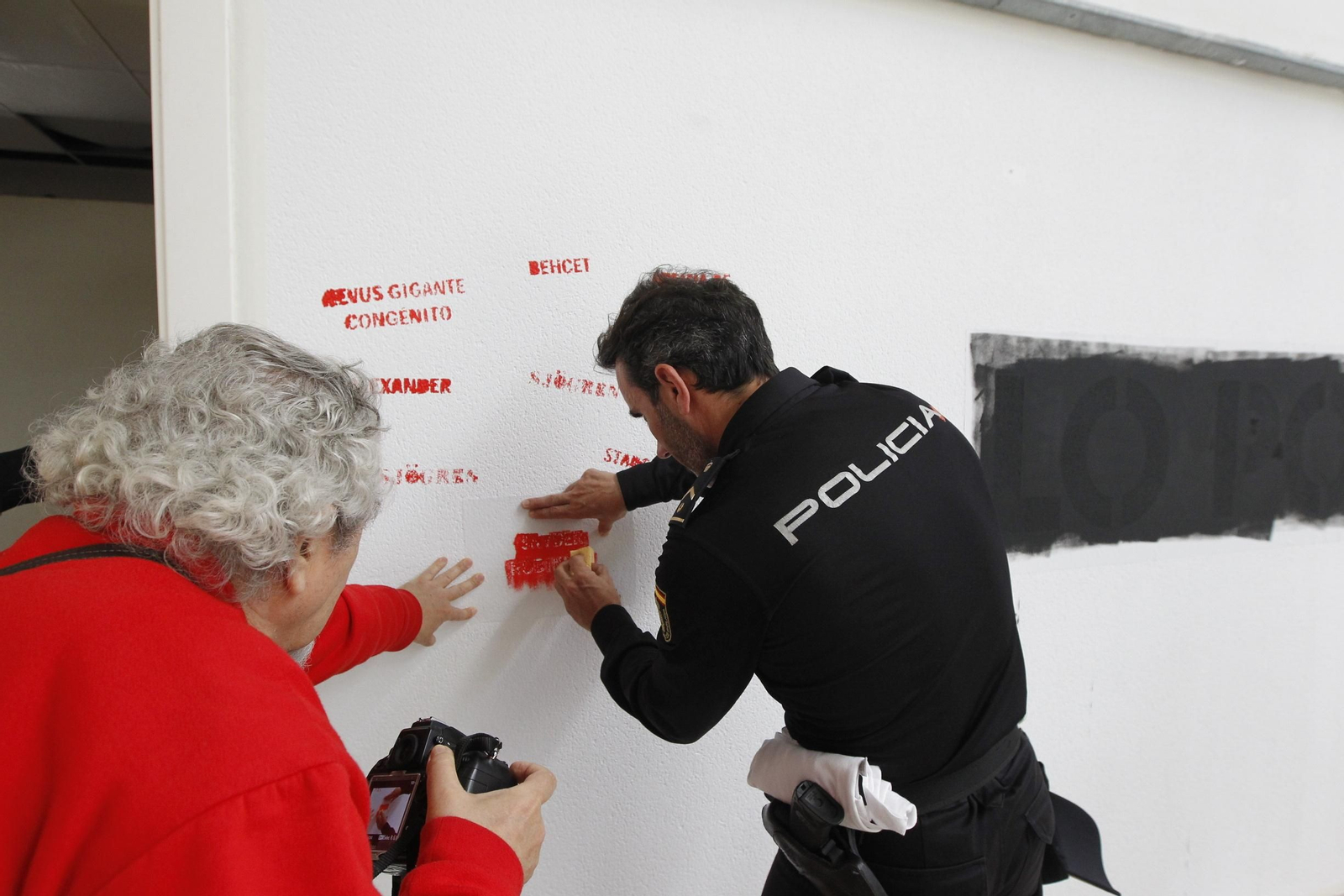 Fotos mural reivindicativo enfermedades raras Universidad de Almería-UAL