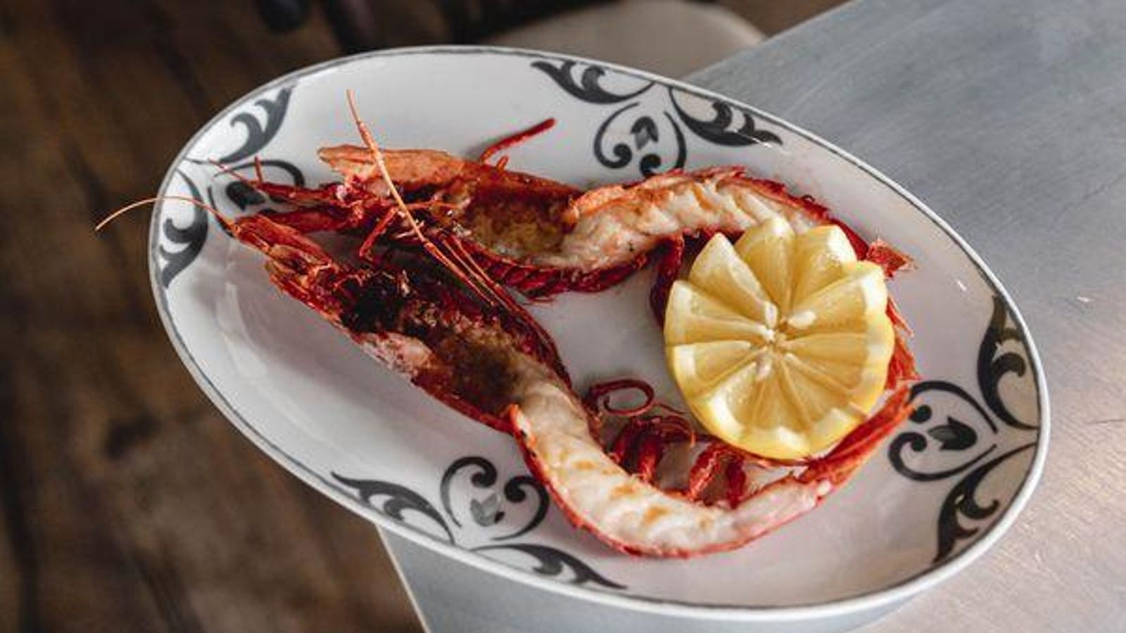 Carabinero en el restaurante Riverita