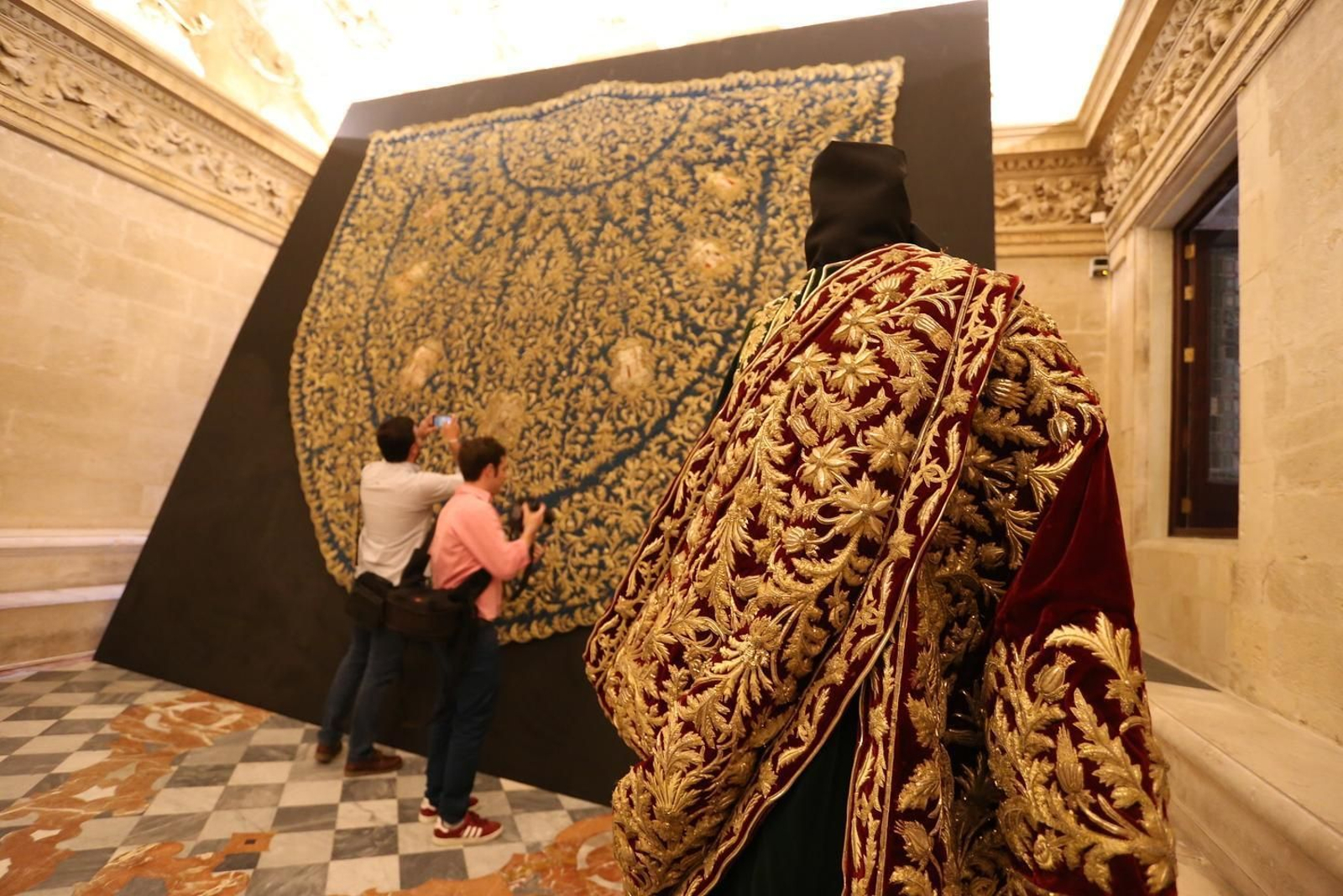 La exposición 'Pasión según Sevilla', en imágenes