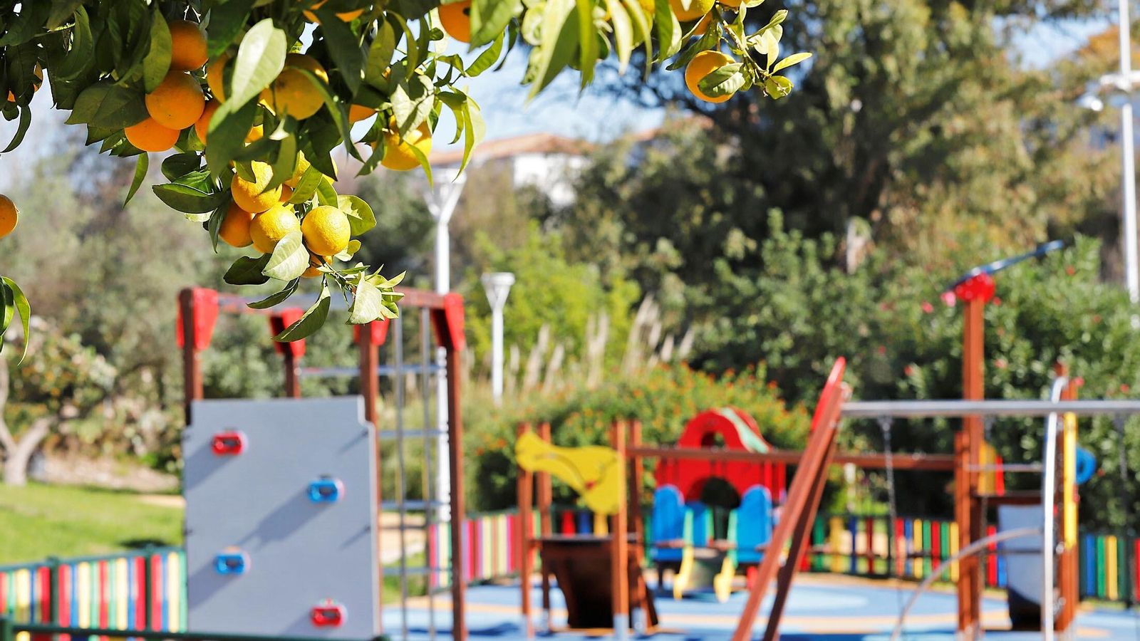 Nuevas pasarelas, reforma de los estanques y nuevas dotaciones de ocio infantil.