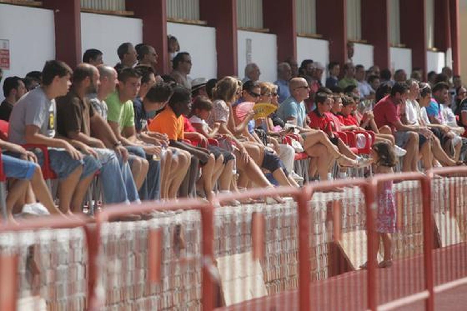 El San Roque desperdicia dos goles de ventaja ante el Pozoblanco y sufre, en su estreno como local, su primera bofetada de la temporada./Fotos: Quiñones

Foto: J.M.Q.
