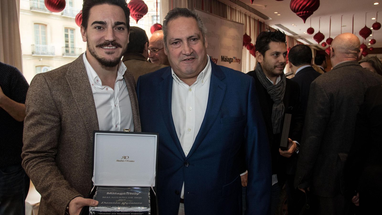 Damián Quintero, con su maestro Miguel Ángel López. Damián Quintero, con su maestro Miguel Ángel López.