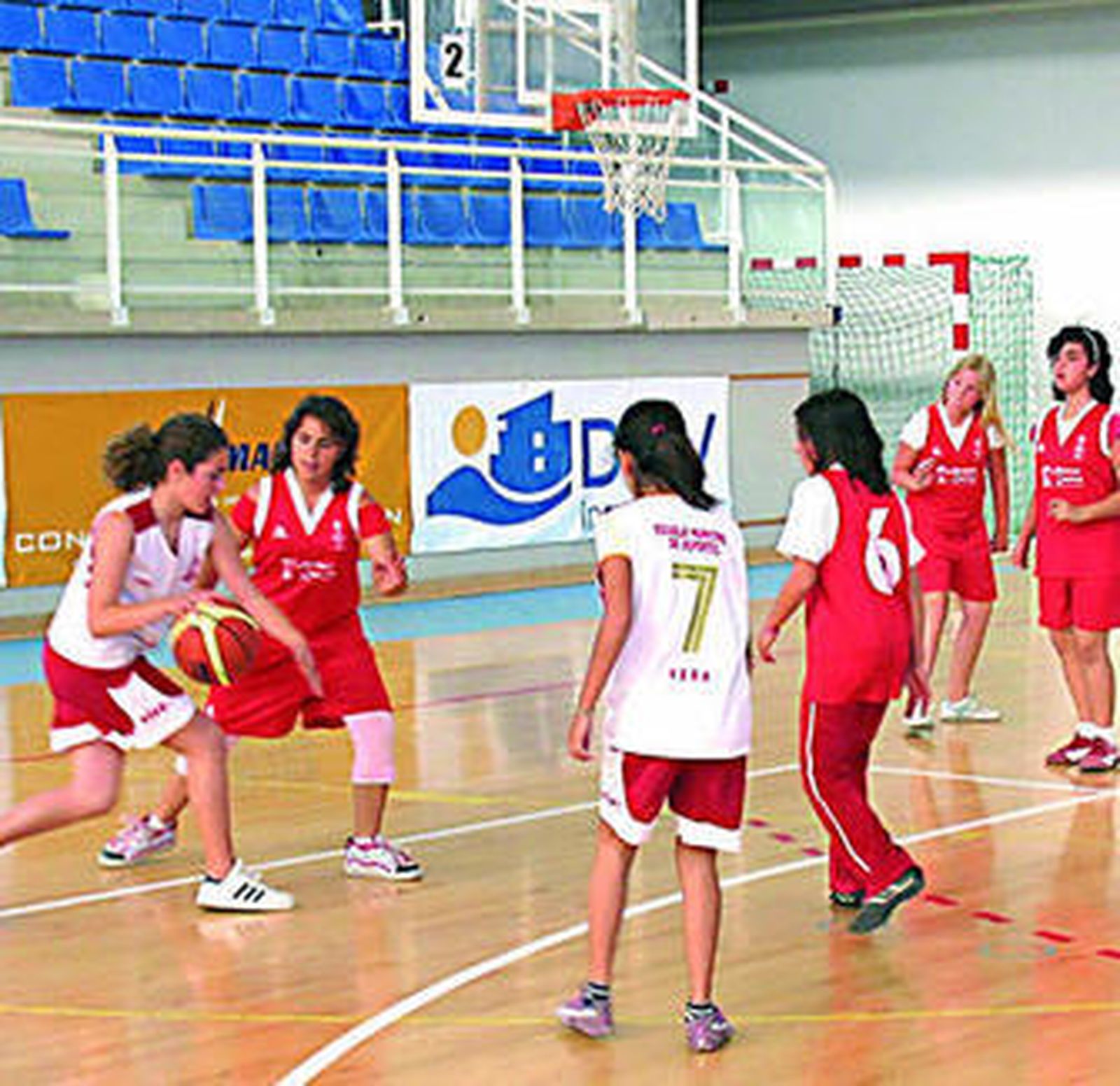 Algunas de las deportistas que participan en uno de los equipos.