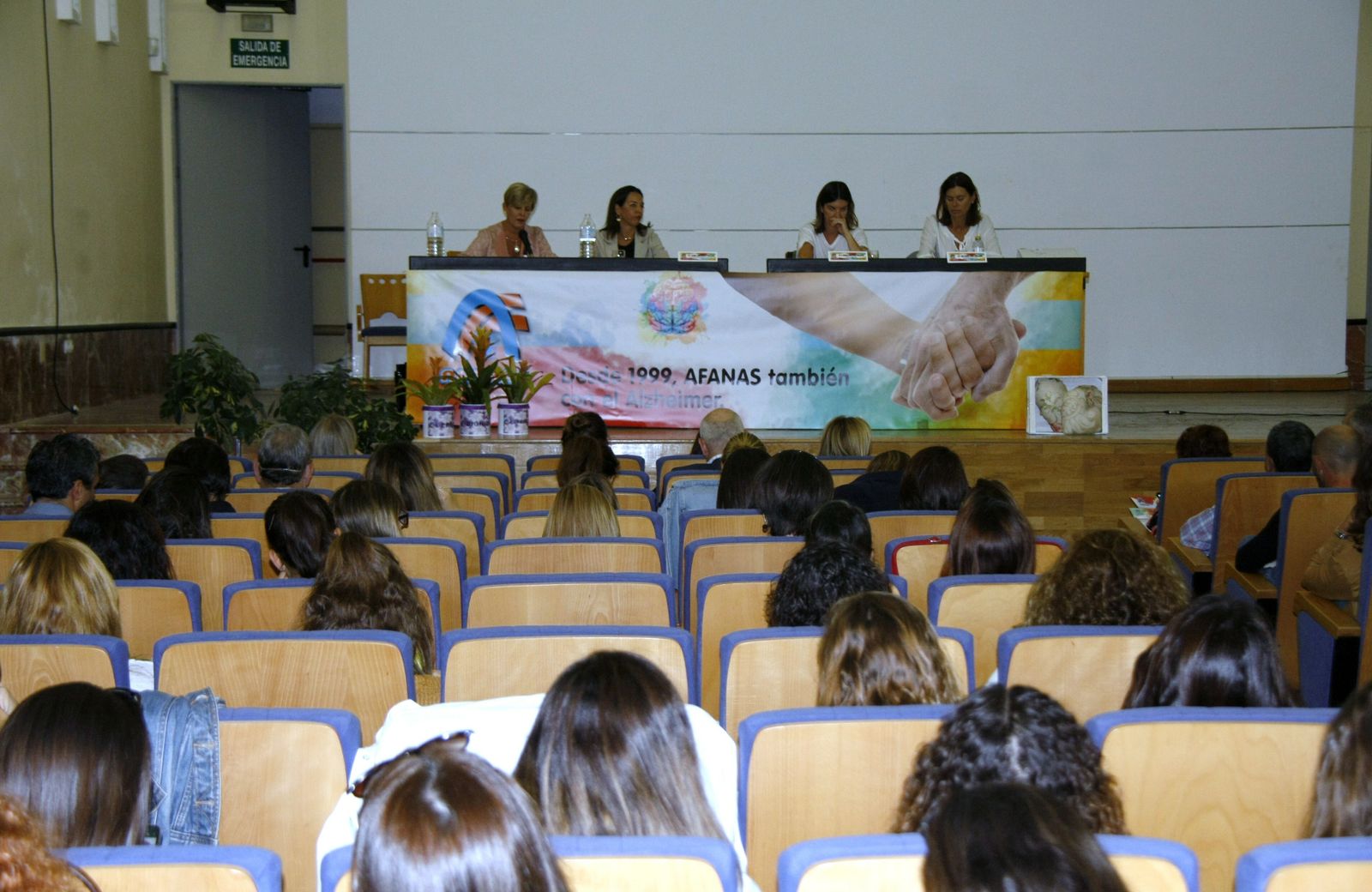 Una imagen de una de las mesas redondas celebradas en la jornada de ayer en el edificio San Luis.