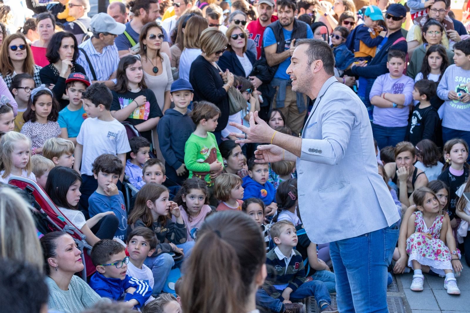 Domingo de actuaciones, juegos y talleres en Nueva Andalucía para pedir calles sostenibles y seguras