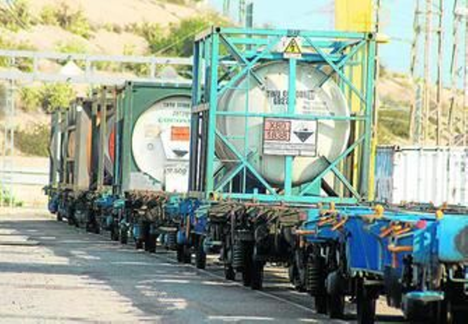 Tren de mercancías procedente de la zona del Puerto.