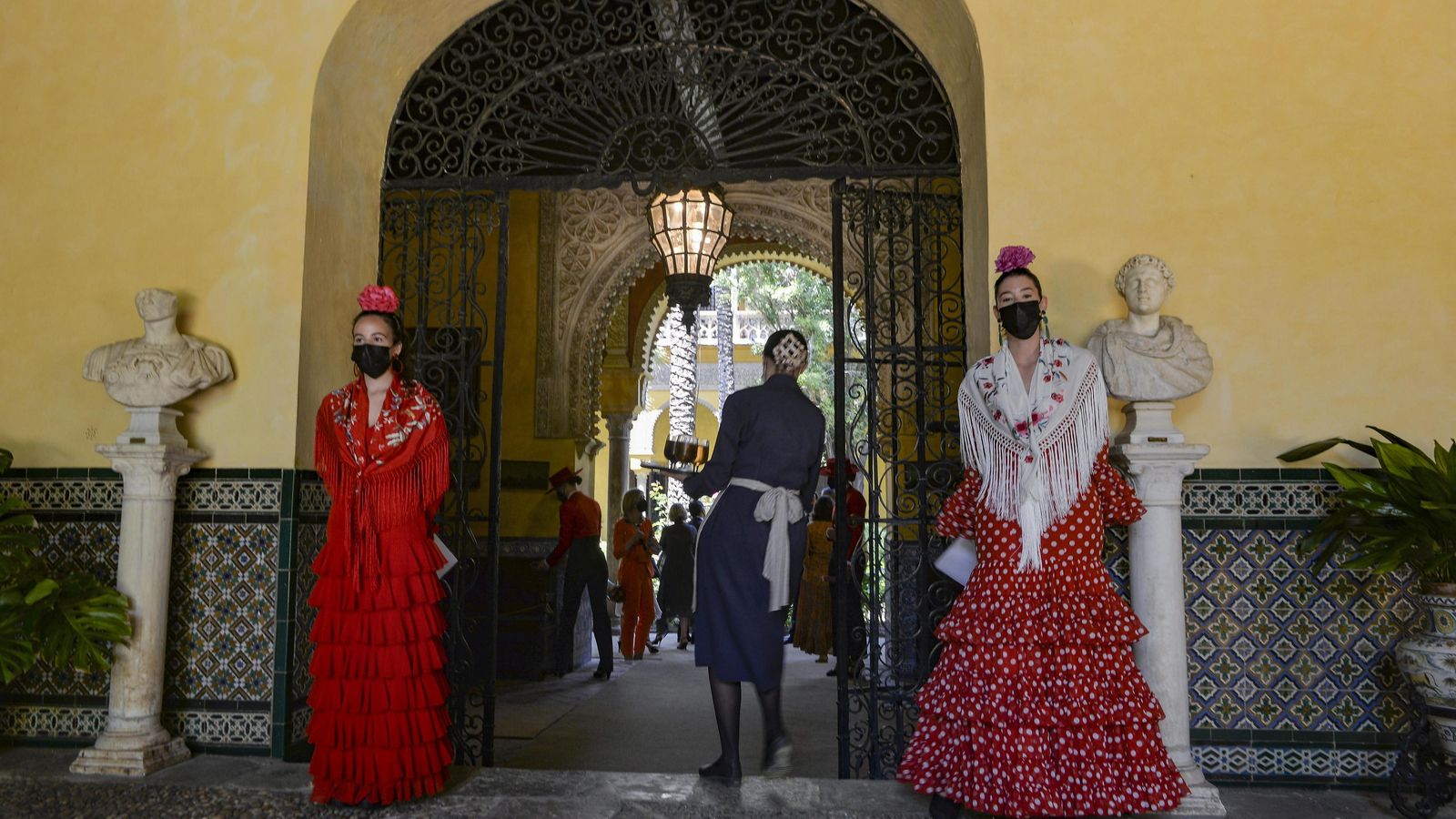 Entrada al Palacio de las Dueñas en la primera edición de 'Somos abril'.
