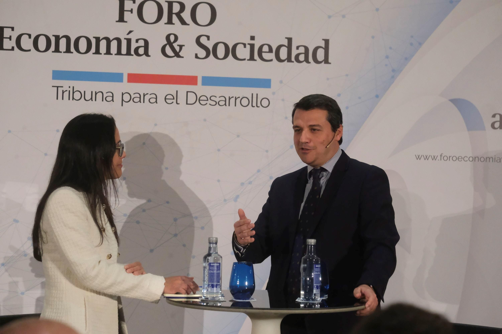 El foro Economía y Sociedad de Asfaco con el alcalde de Córdoba, en imágenes