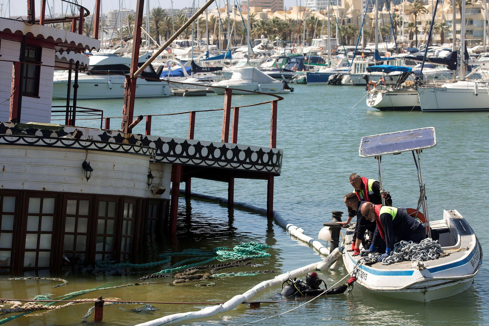 Fotos del hundimiento del barco 'Willow'