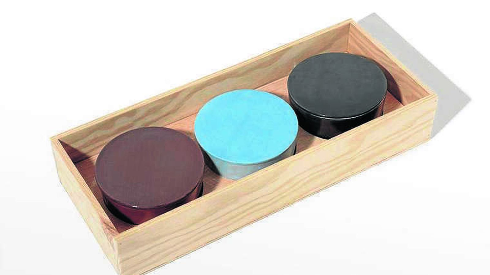 Vienen dispuestos en un estuche de madera.