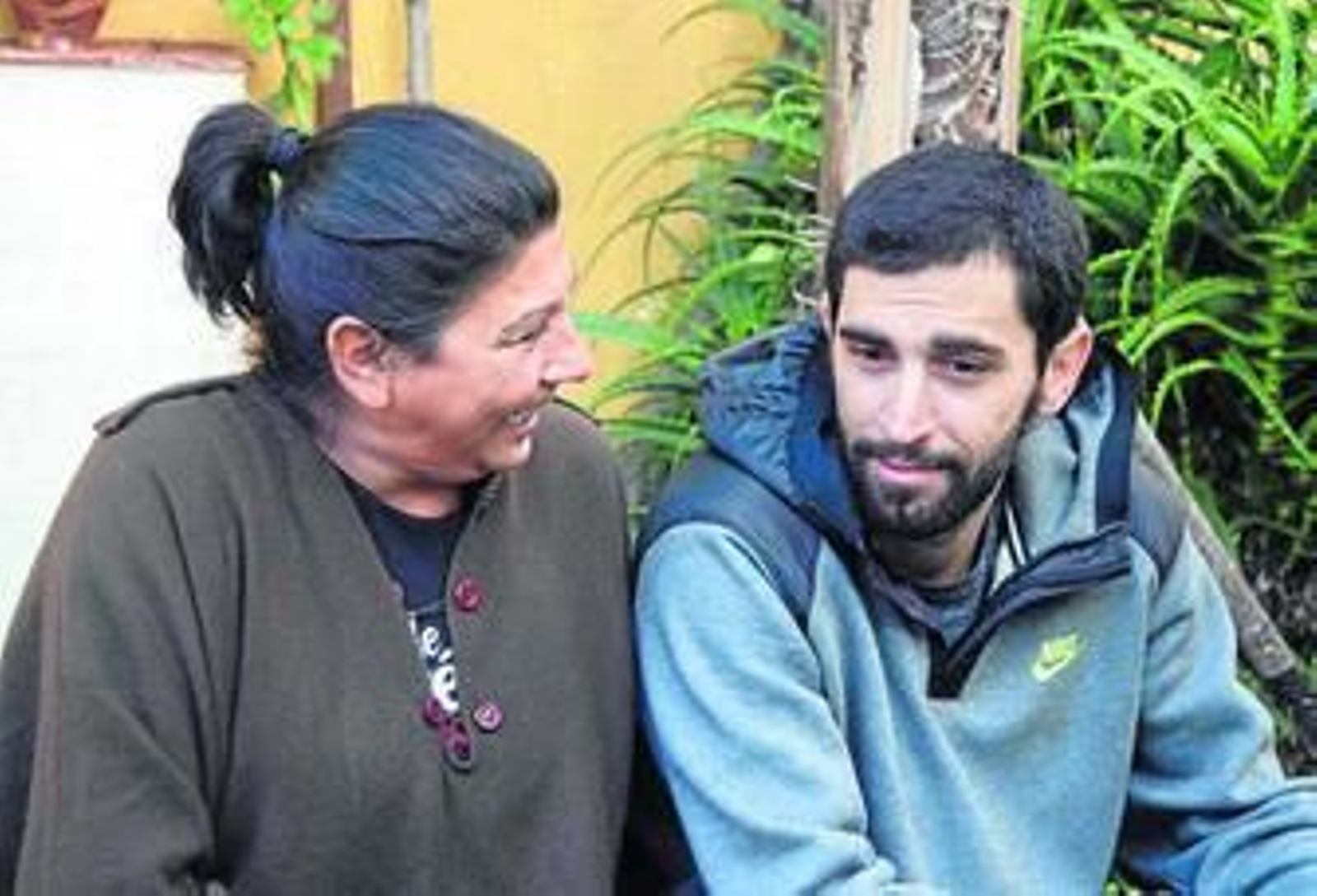 Antonio Dorrey 'Agujetas Chico' y su madre Dolores estarán hoy en Los Claustros.