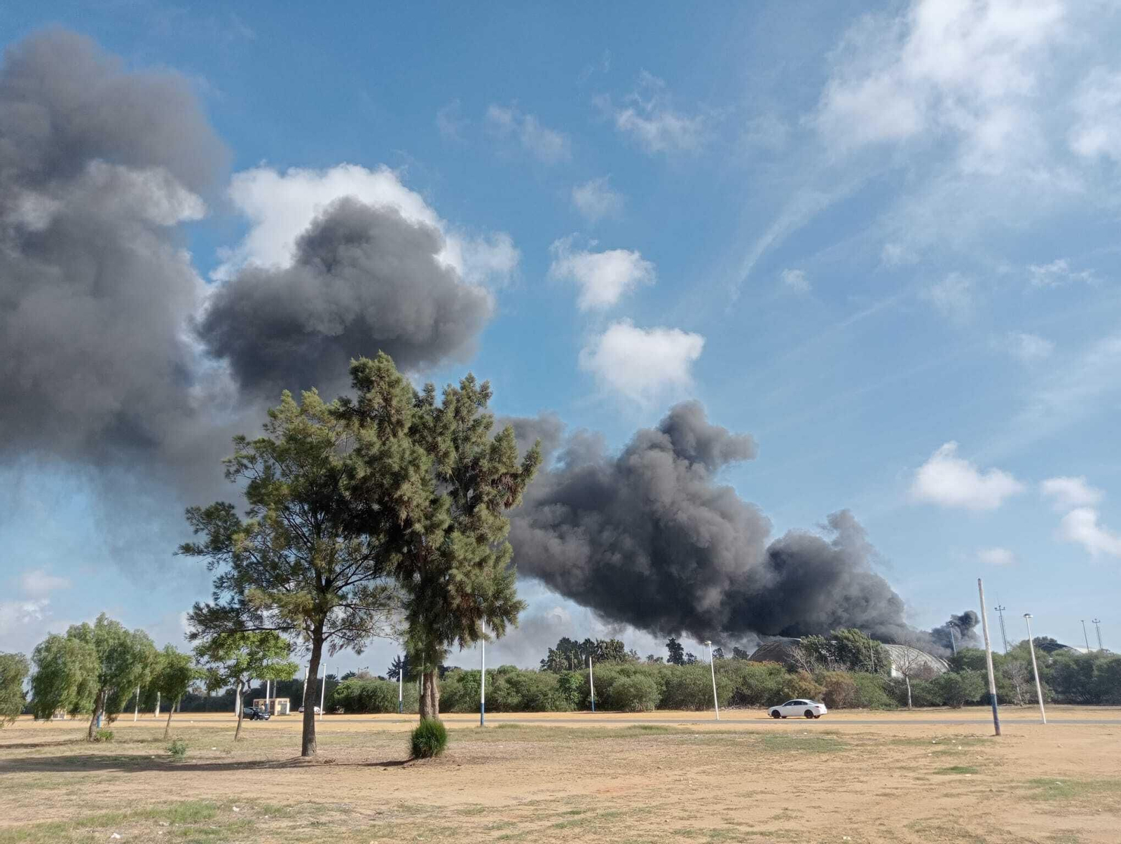 Las imágenes del incendio en la nave de Antonio España Gestión de Residuos.