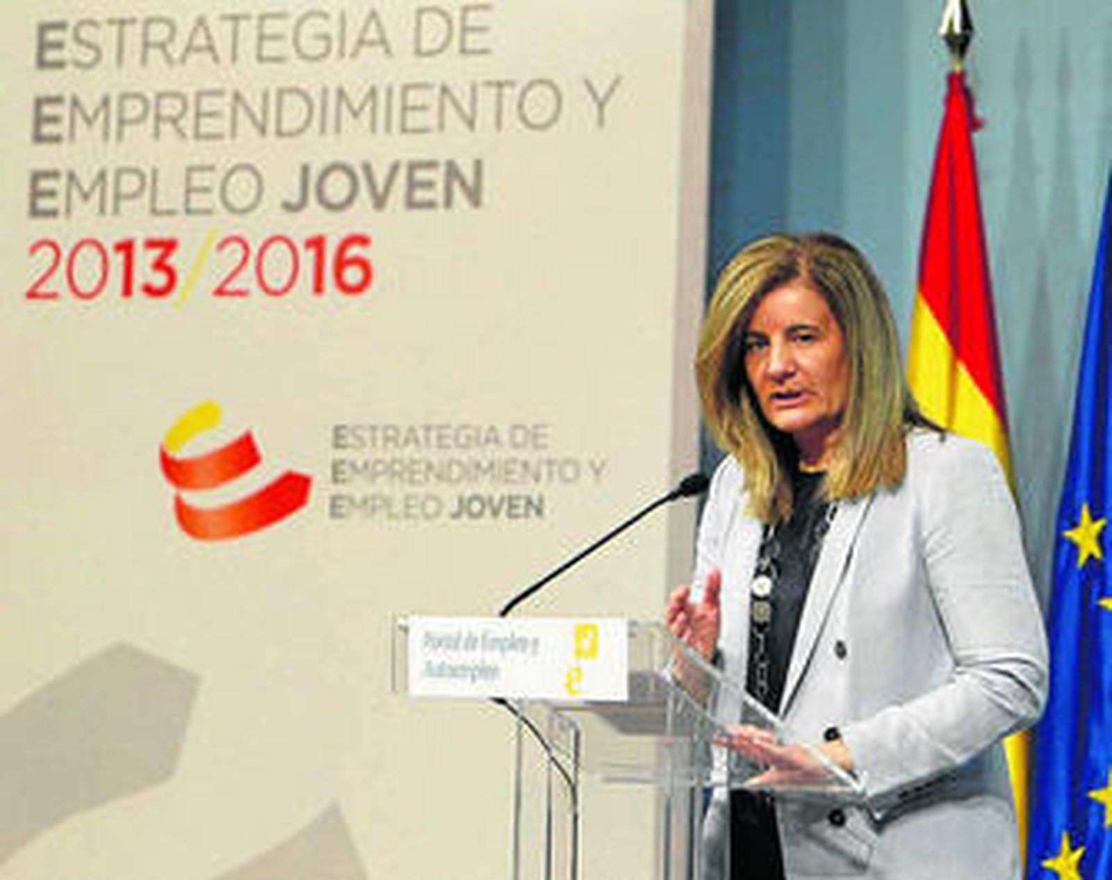 Fátima Báñez, en la presentación en julio de la estrategia para impulsar el empleo joven.