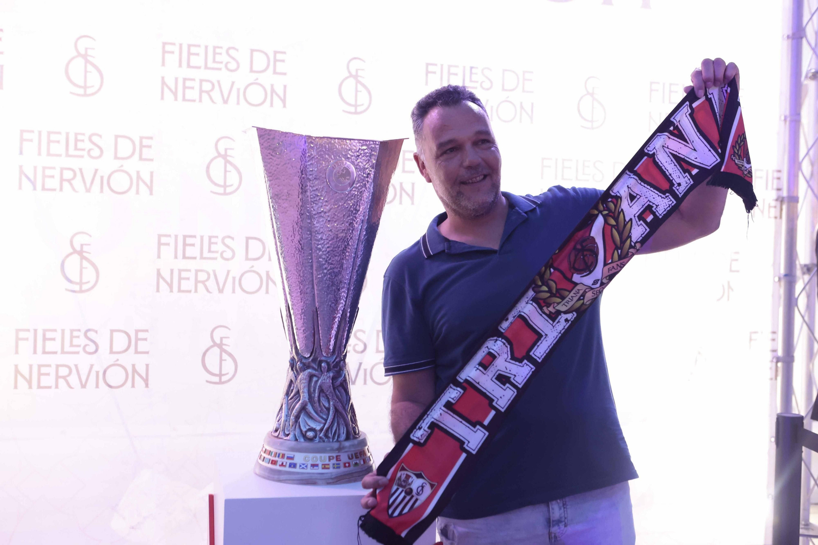 Búscate en las fotos del acto Fieles de Nervión