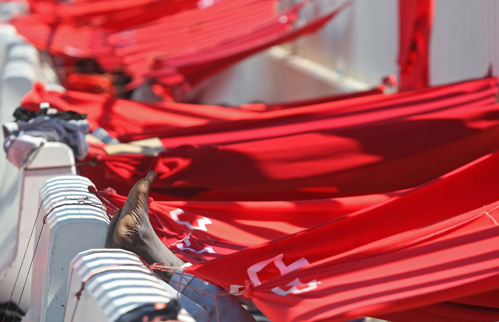 Cientos de migrantes esperan destino acogidos en el Campo de Gibraltar