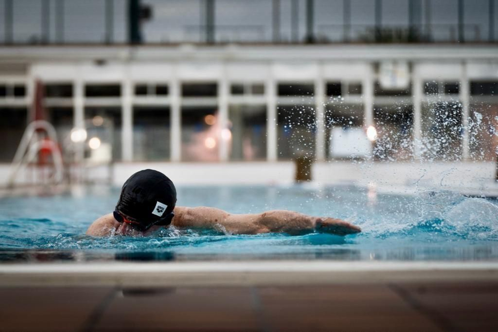 El candidato del PP de Málaga, ejercitándose en la jornada de reflexión