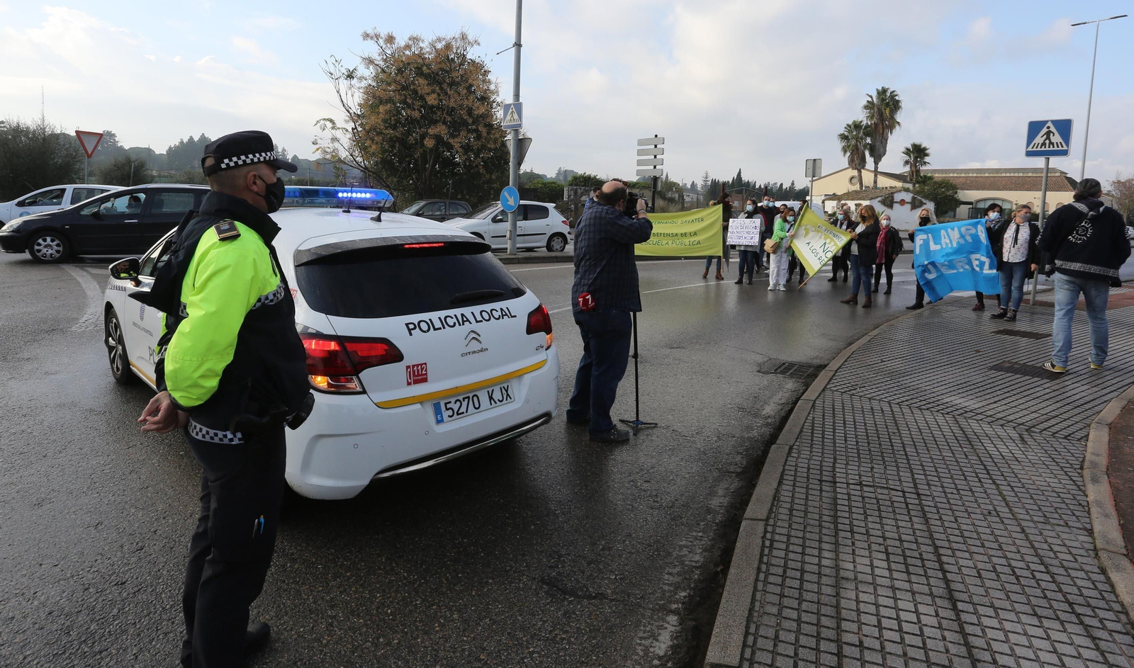 Protesta de los padres del instituto Fernando Savater