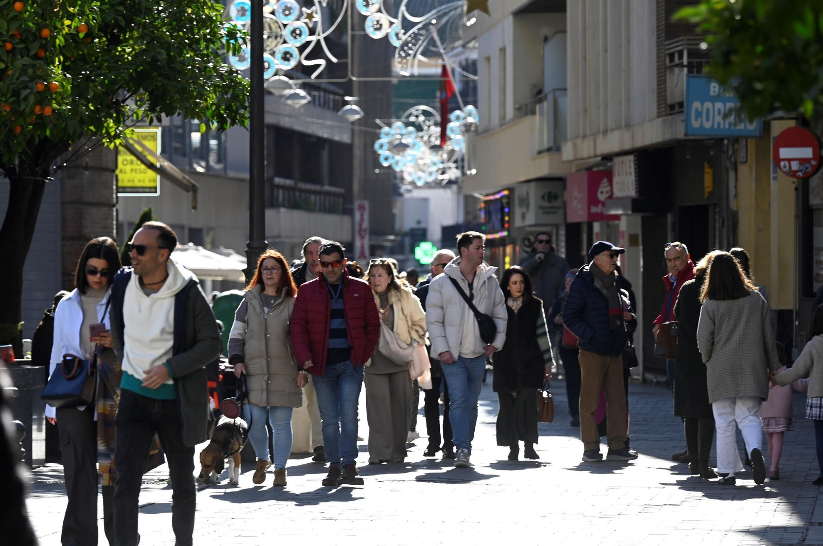 Los cordobeses salen a la calle en el primer día de 2025, en imágenes