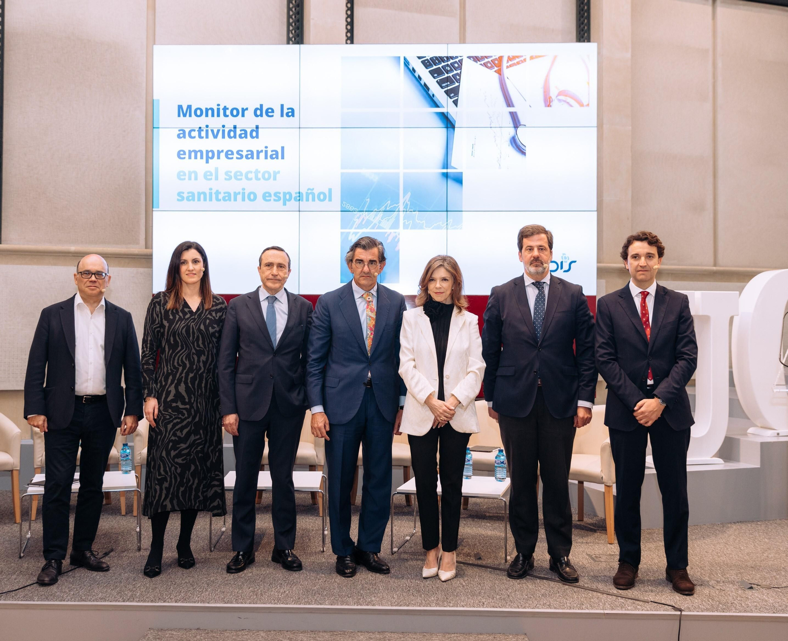 Javier Urzay, de Farmaindustria; Josune Méndez de Cruz, de AESTE; Luis Miguel Ávalos, UNESPA; Juan Abarca y Marta Villanueva, de la Fundación IDIS; Carlos Rus, de ASPE; y Pablo Crespo, de FENIN. Javier Urzay, de Farmaindustria; Josune Méndez de Cruz, de AESTE; Luis Miguel Ávalos, UNESPA; Juan Abarca y Marta Villanueva, de la Fundación IDIS; Carlos Rus, de ASPE; y Pablo Crespo, de FENIN.