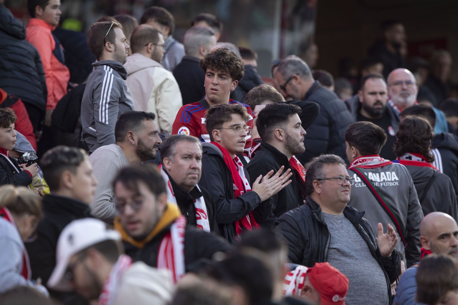 La grada de Los Cármenes durante los primeros minutos del Granada - Athletic