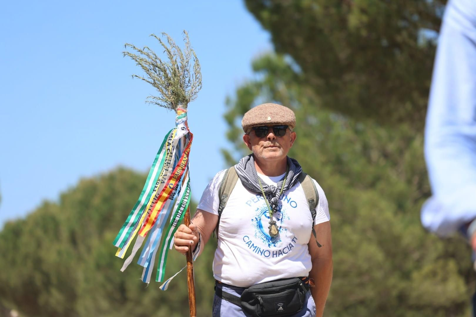 Ambientazo en el camino de Huelva al Rocío este viernes: imágenes de los peregrinos en La Matilla