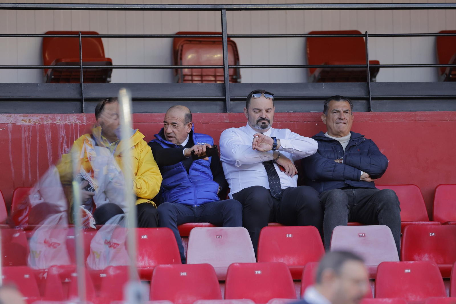 Búscate en las fotos del Sevilla - Oviedo