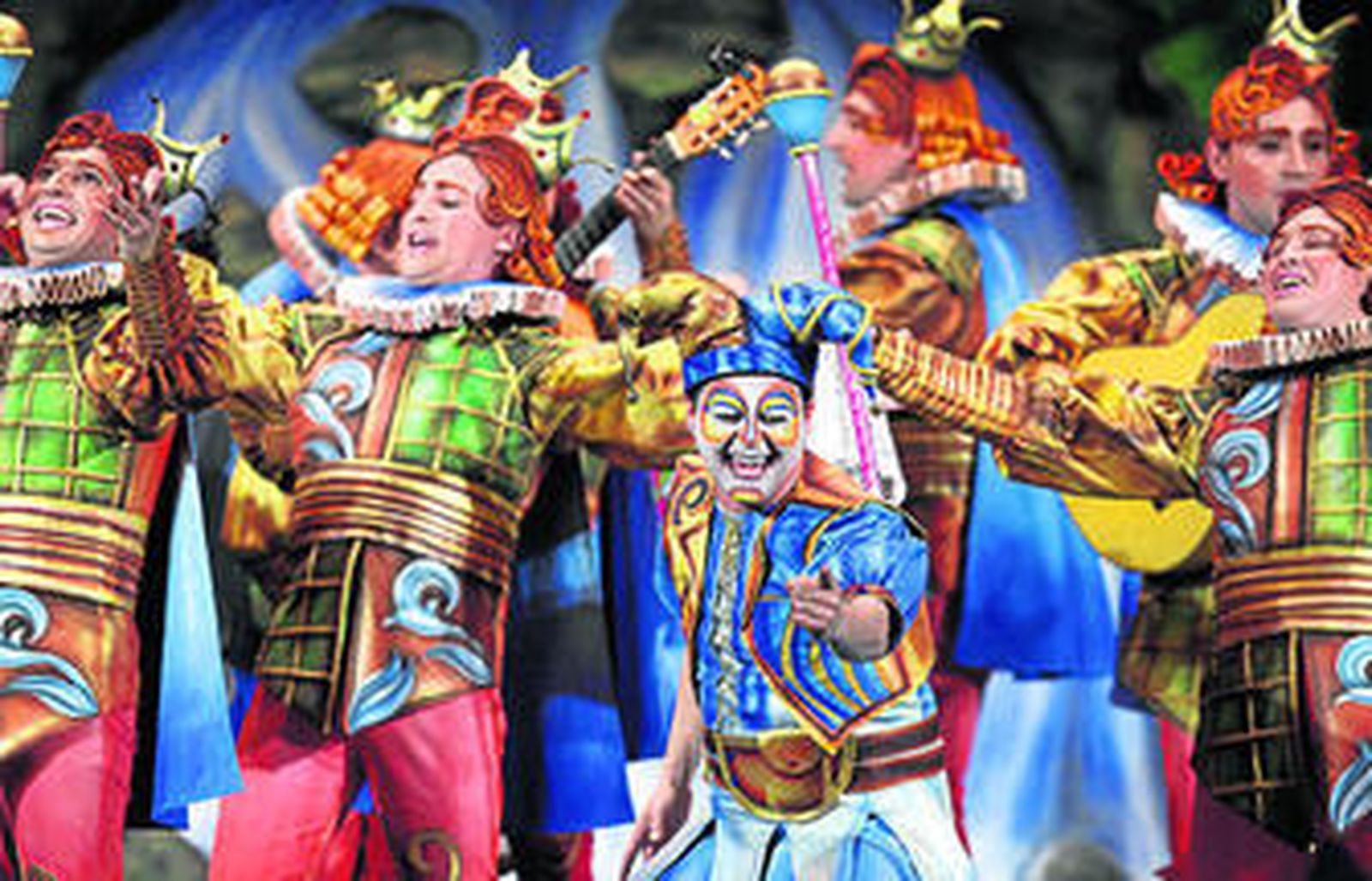 La comparsa de Juan Fernández 'El rey burlón' concursa este año bajo el nombre 'La comparsa perfecta'.