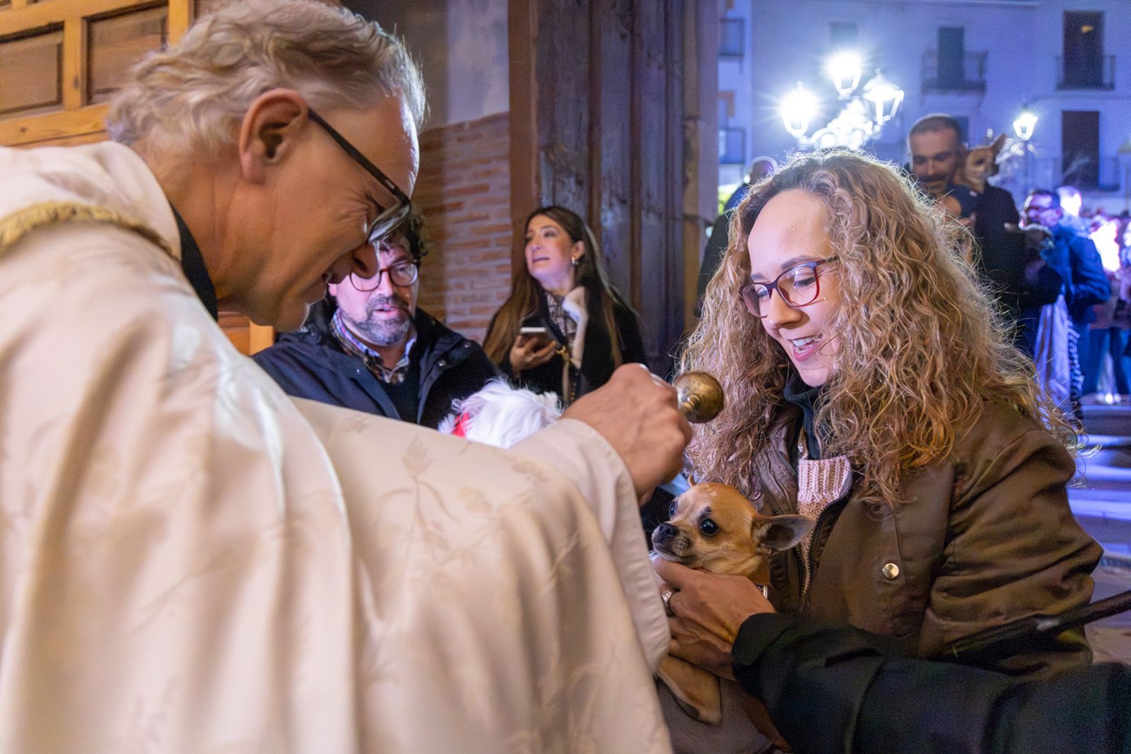 Encendido en Jaén de la lumbre oficial de San Antón 2026 y bendición de los animales