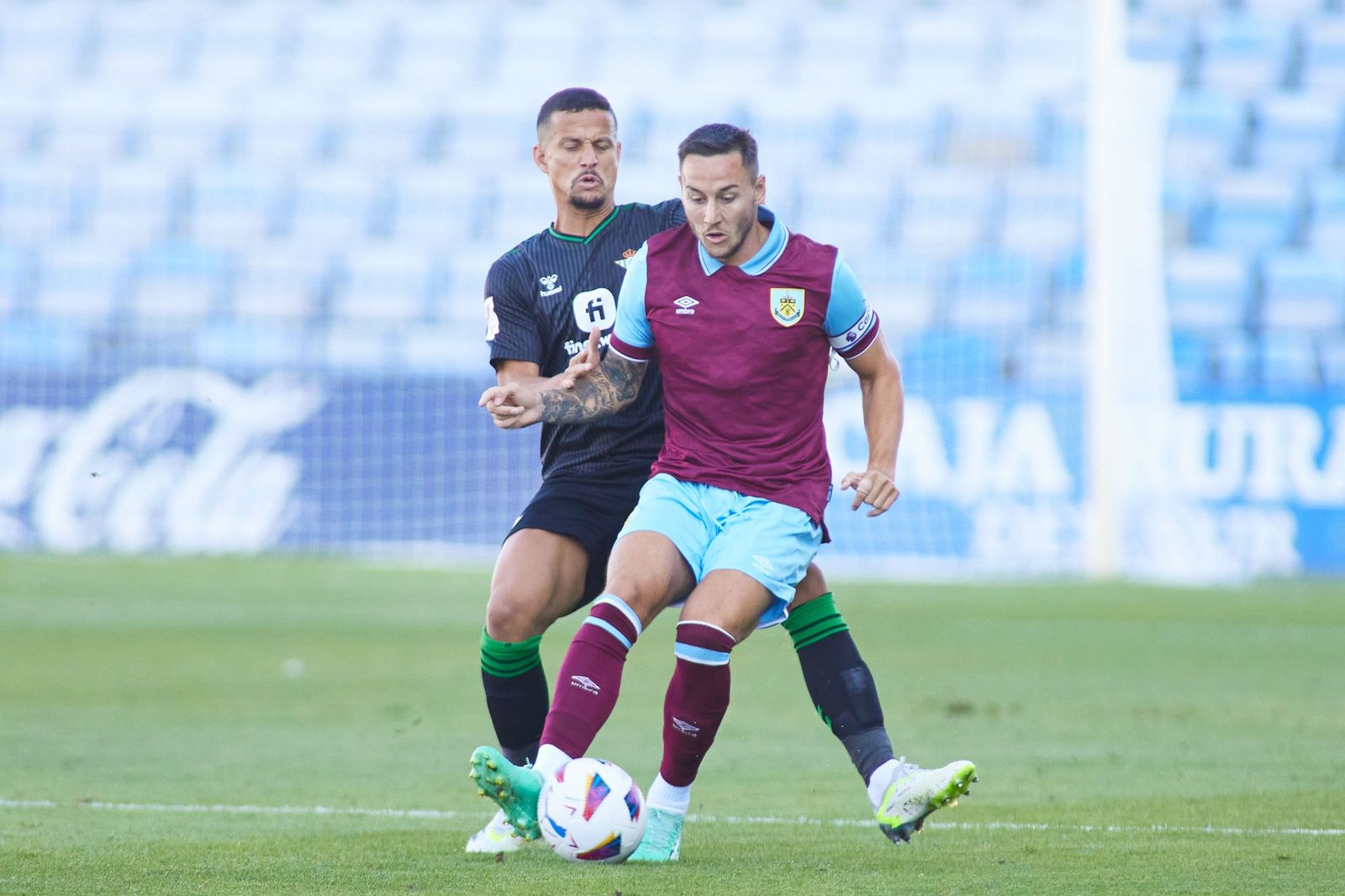 Luiz Felipe presiona a un rival.