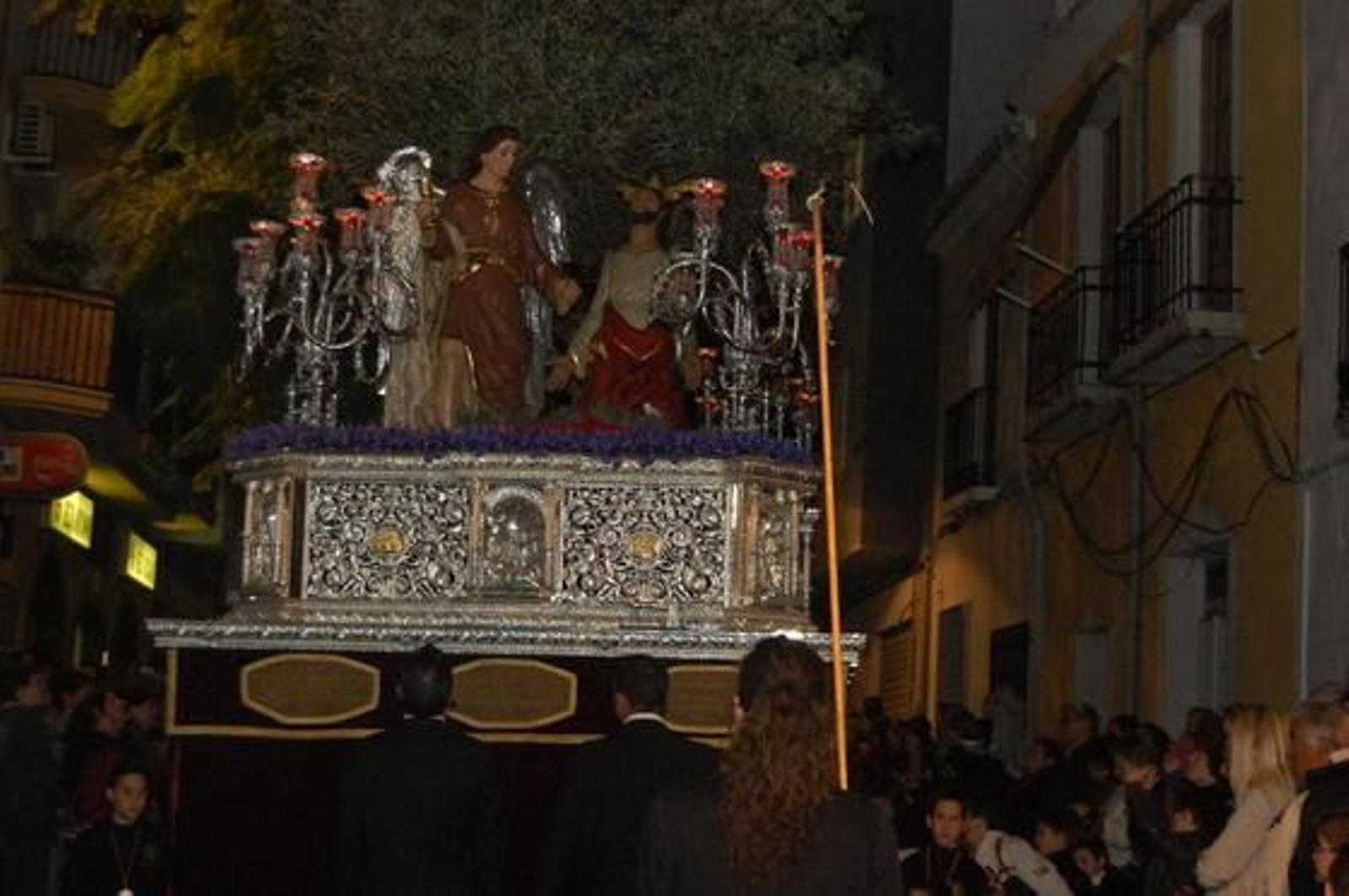 Las imágenes del Lunes Santo en Granada
