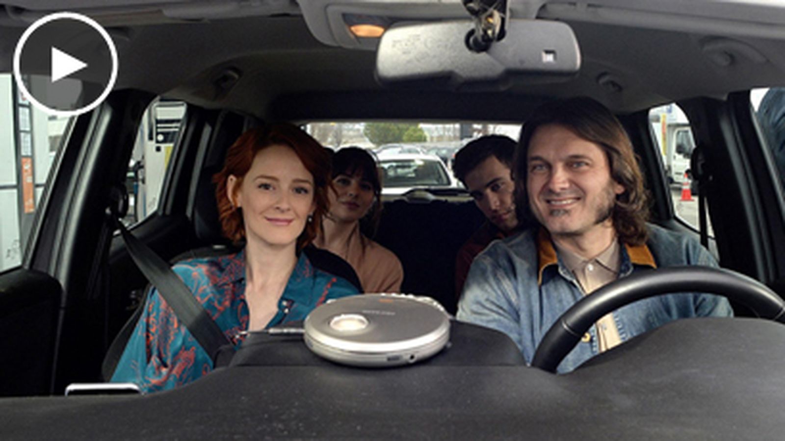 Los protagonistas de 'Con quién viajas'.