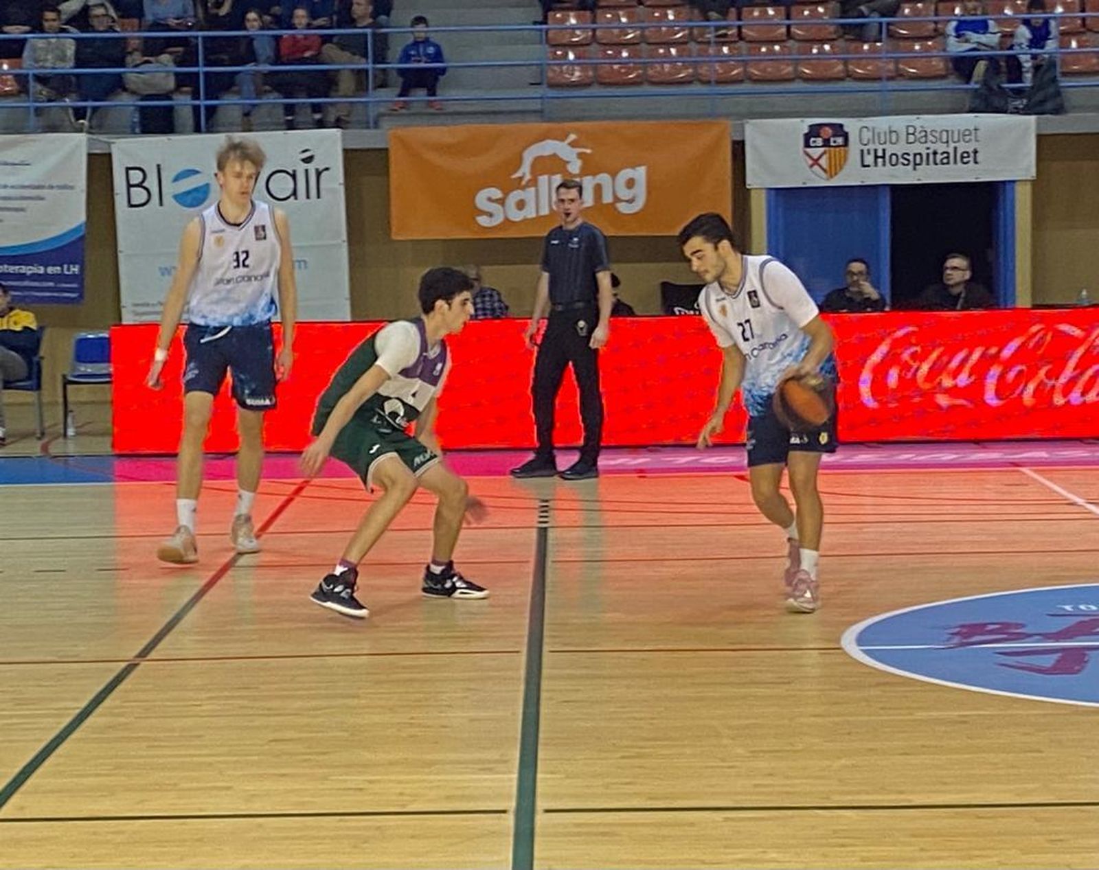 Juan Antonio García defiende.