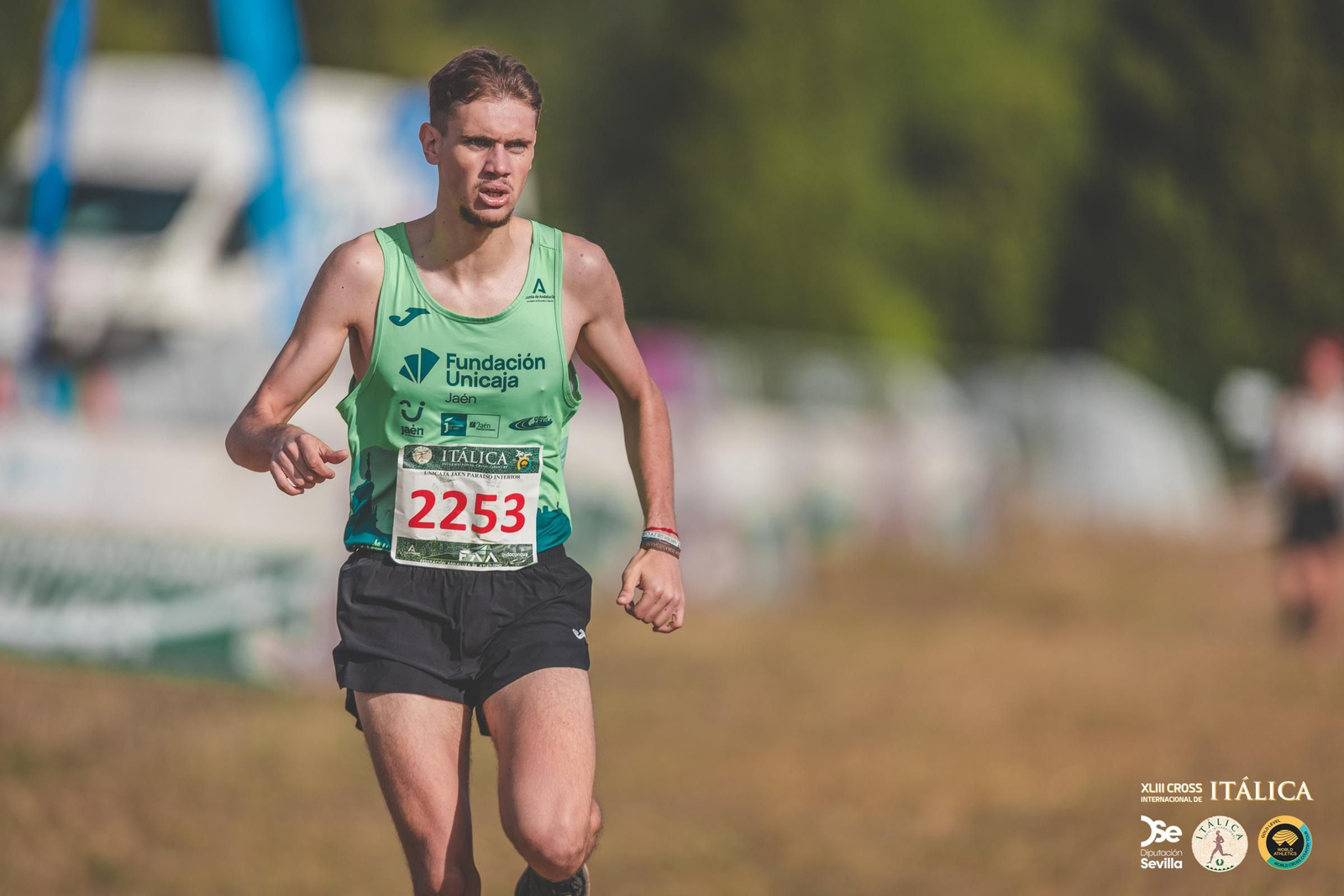 Búscate en las fotos del Cross de Itálica 2025 | 3