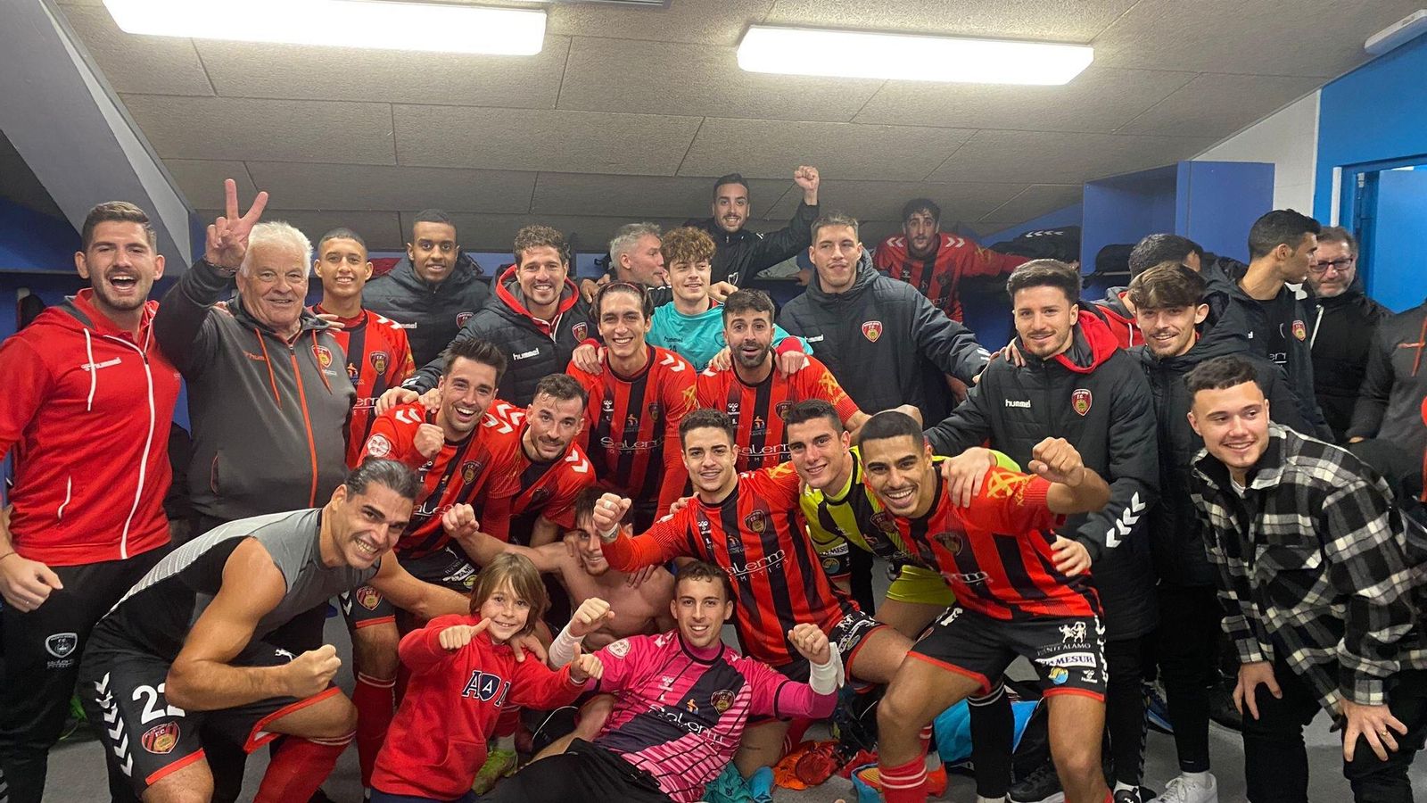 El Puente Genil se ha llevado el derbi en Lucena.