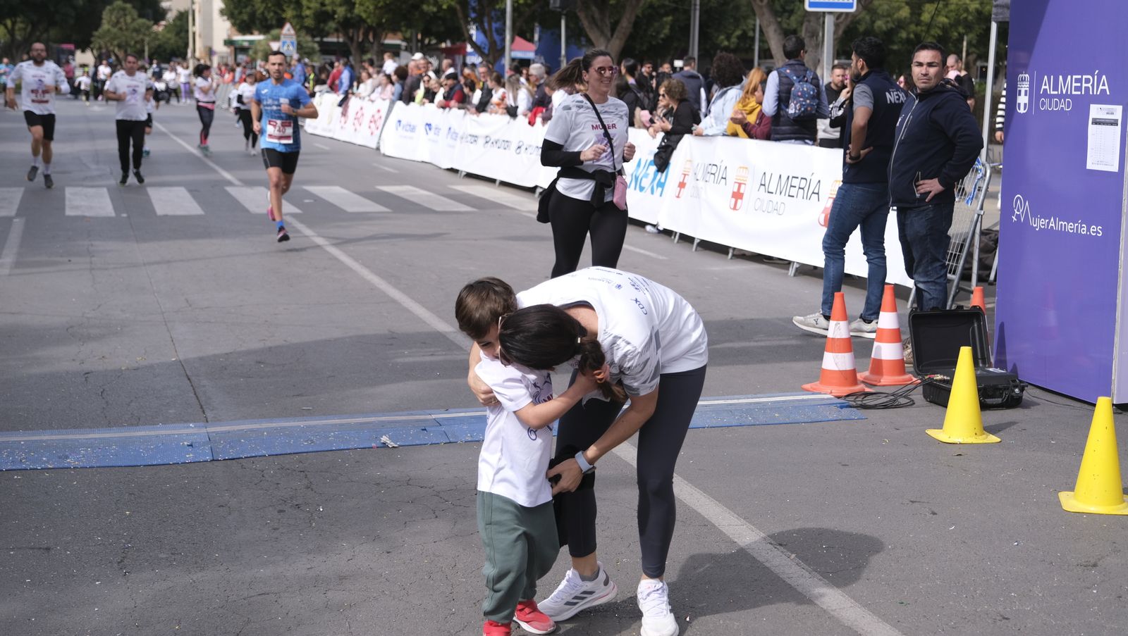 Imágenes de la Carrera de la Mujer 2023 en Almería