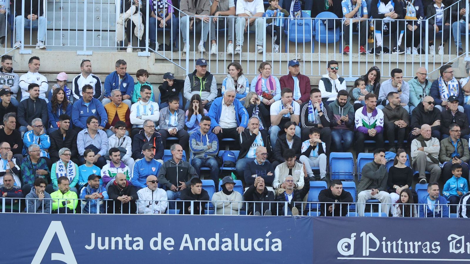 Búscate en el Málaga CF-Almería en las gradas de La Rosaleda