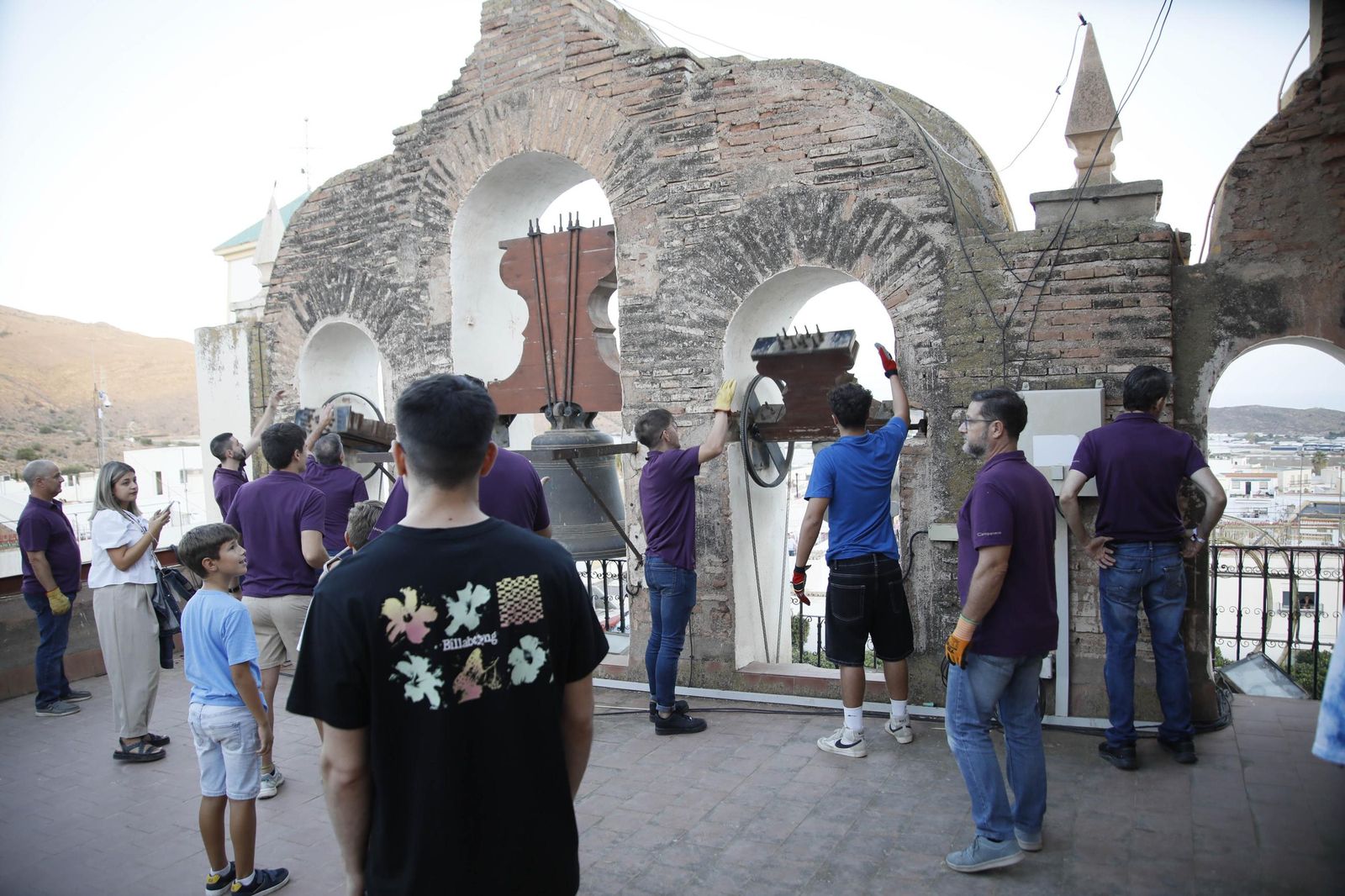 Las imágenes de la misa vespertina y procesión del Cristo de la Luz de Dalías