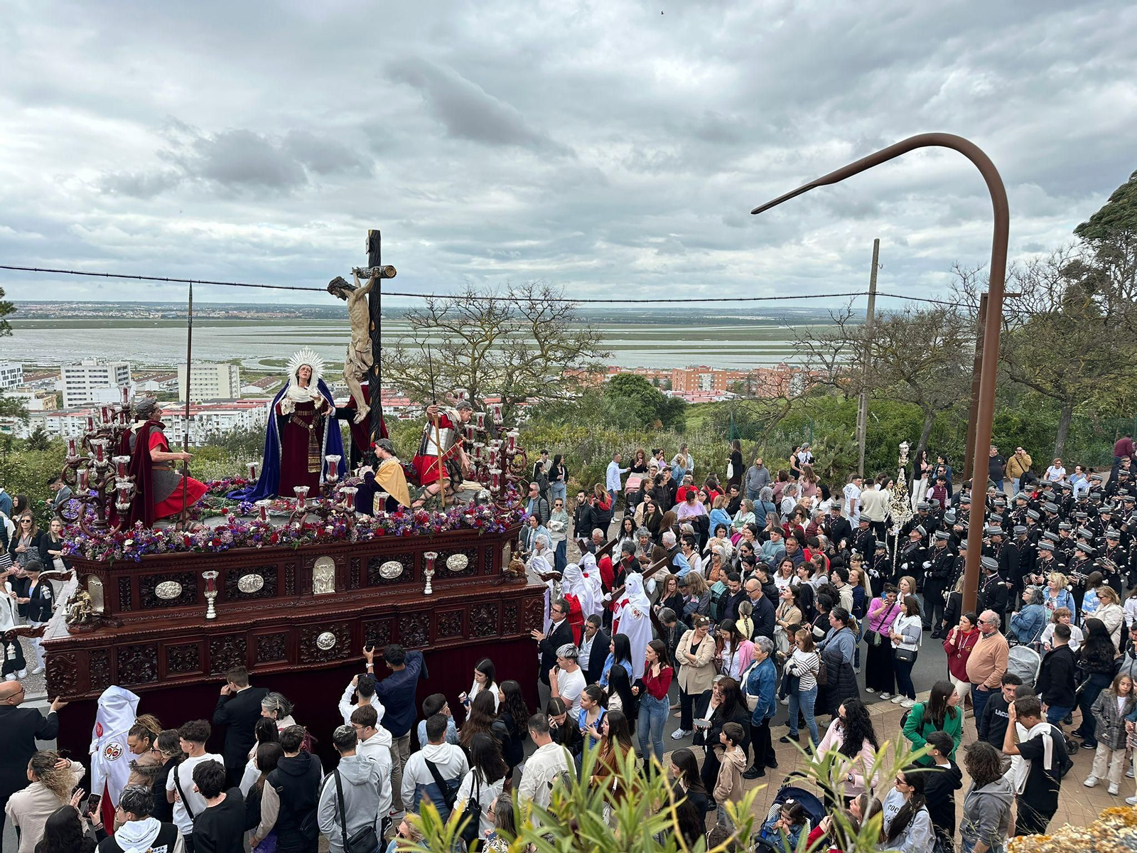 Imágenes del lunes 14 de abril en Huelva