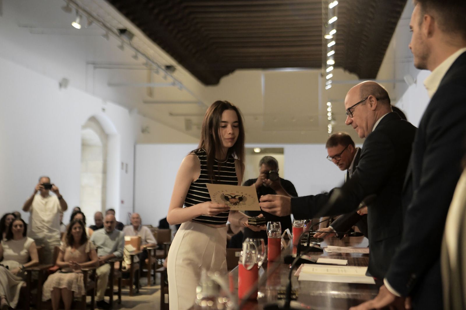 Acto de reconocimiento en Granada a los mejores estudiantes en la Selectividad 2024