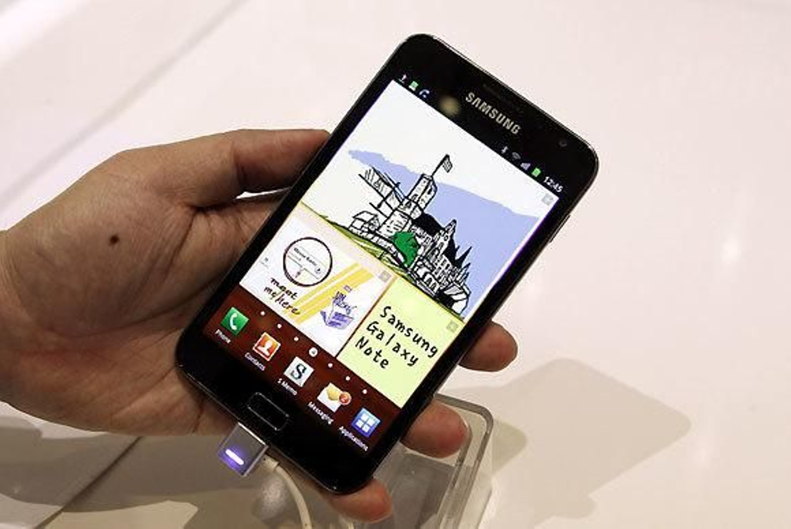 Galaxy Note, a medio camino entre el móvil y el 'tablet'