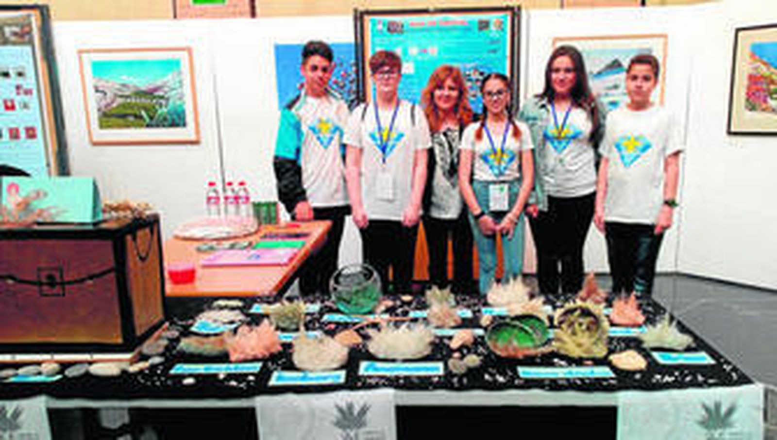 Los alumnas del CEIP Amor de Dios con su profesora Ana Rodríguez Llamusí.