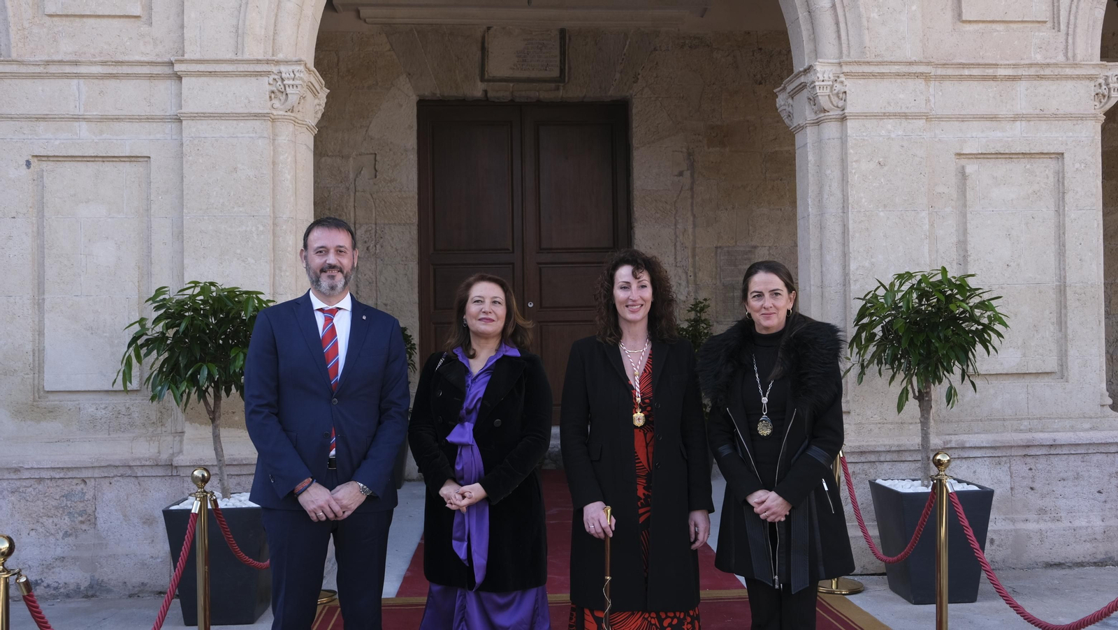 Imágenes de la celebración del Día del Pendón en Almería