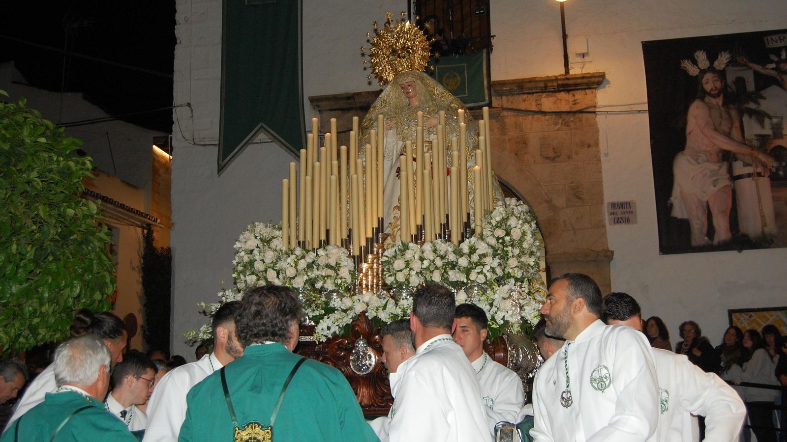 La salida de María Santísima Virgen Blanca.