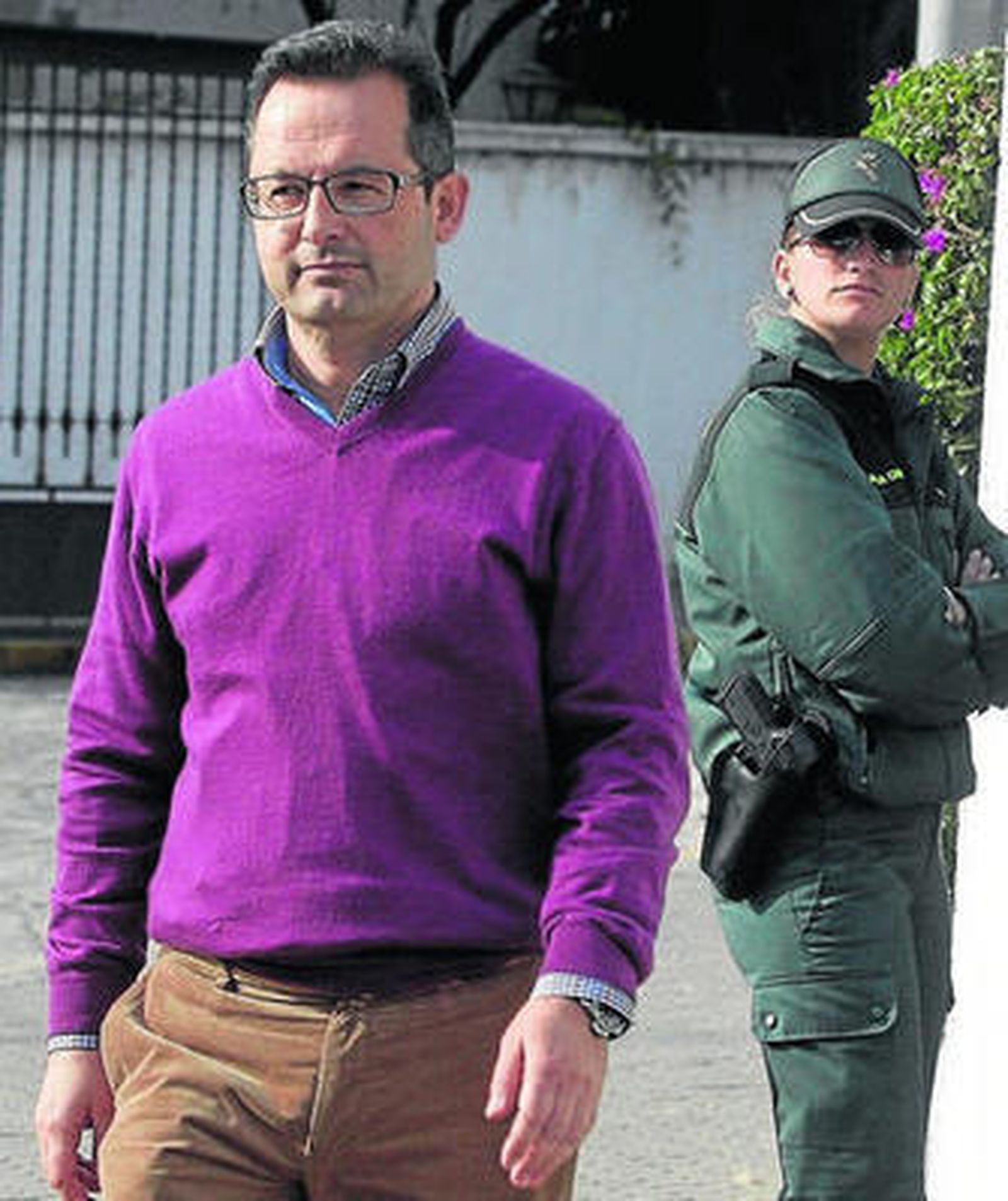 Peña arremete contra la Comisión en la víspera de su citación