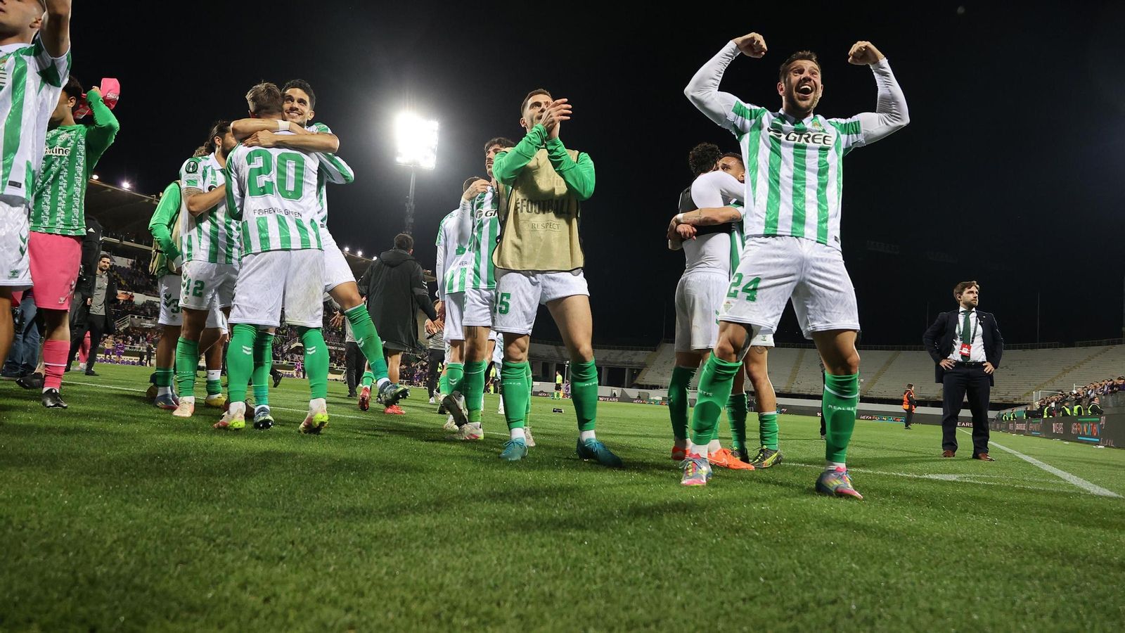 Las fotos del Fiorentina-Betis de la Conference League