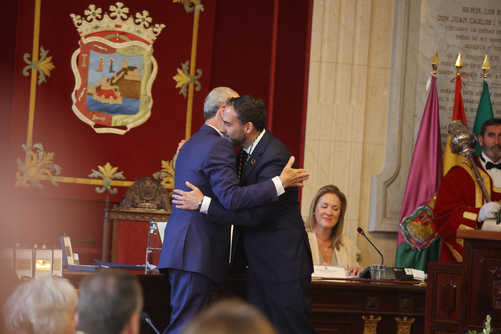 La investidura del alcalde de Málaga, en imágenes