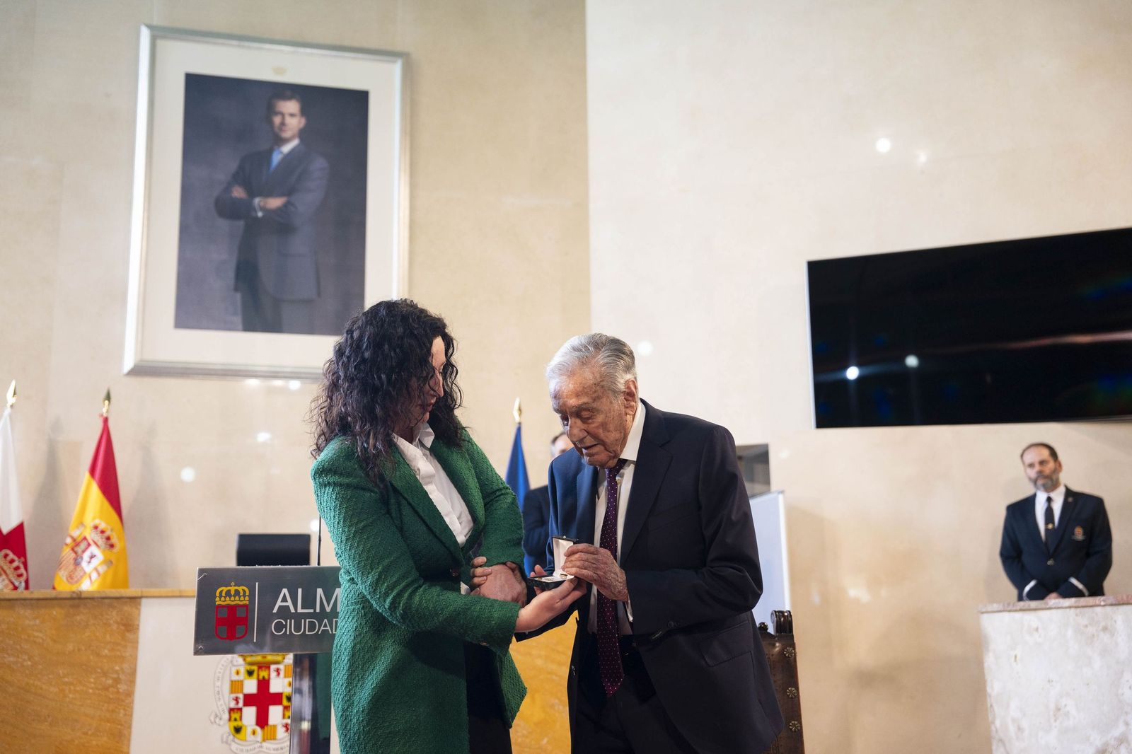 La galería del Escudo de Oro de la Ciudad de Almería a Juan Rigaud