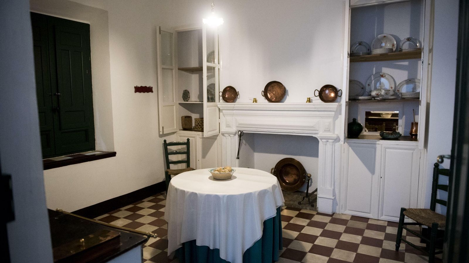 Otra de las habitaciones de la Huerta de San Vicente.